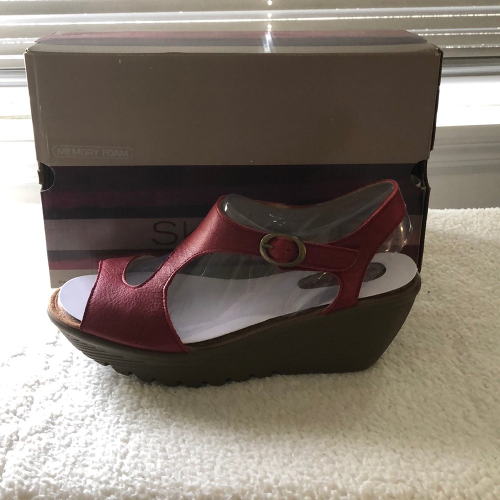 New sketchers red leather wedge sandals
